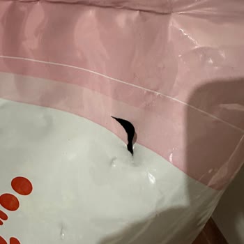 Yırtık Ve Bozulmuş Mama Paketiyle Tekrar Mağdur Edildim