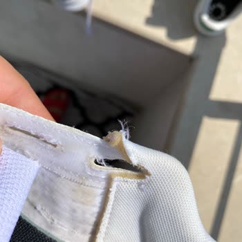 Aldığım Adidas Ayakkabı Üç Ayda Yırtıldı