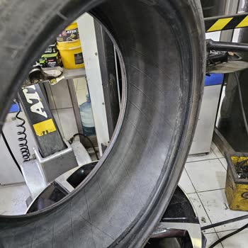 Sıfır Araçta Lastik Faciası: Opel Müşteri Mağduriyeti