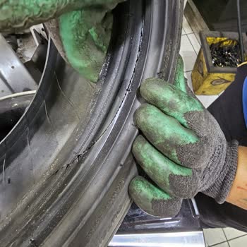 Sıfır Opel Astra'da Lastik Üretim Hatası Ve İlgisiz Satış Sonrası Hizmet