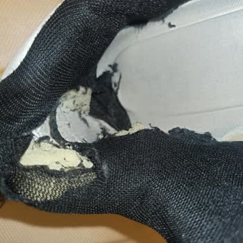 Kısa Sürede Yırtılan Ayakkabı İçin Garanti Reddi Ve Hayal Kırıklığı