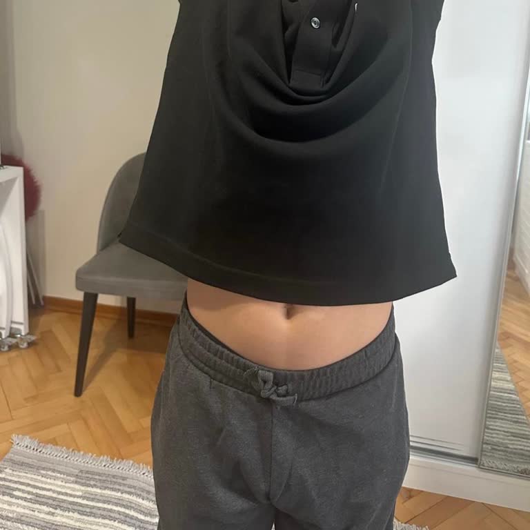 Yanlış Kısaltılan Tişört Ve İlgisiz Mağaza Yetkilileri