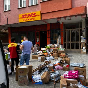 DHL Yakacık Şubesinde Kaldırım İşgali Mağduriyeti