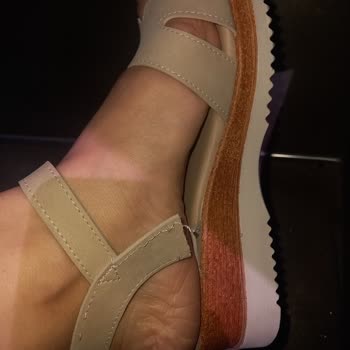 Aldığım Sandalet Bir Günde Koptu, Mağduriyetimin Giderilmesini İstiyorum