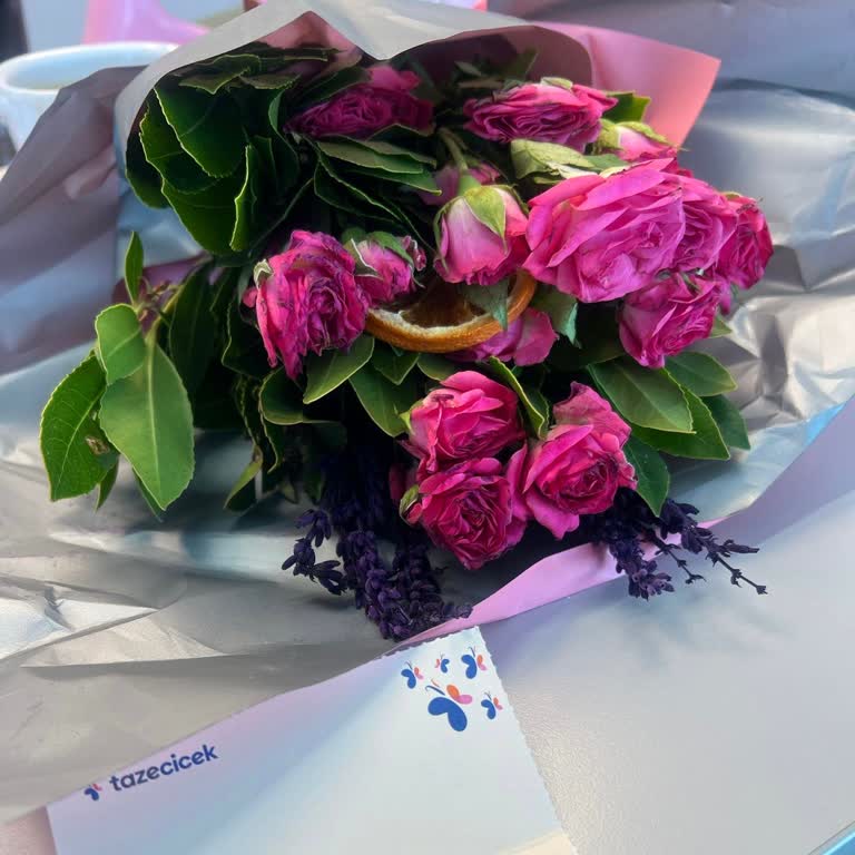 Sipariş Edilen Çiçekle Teslim Edilen Ürün Arasındaki Büyük Fark Hayal Kırıklığı Yarattı