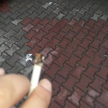 Parliament Sigaralarda Sürekli Kalın Ve Kullanılamaz Ürün Sorunu