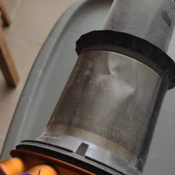 Dyson V15 Süpürgede Ezilen Metal Parça Ve Kötü Görüntü Sorunu