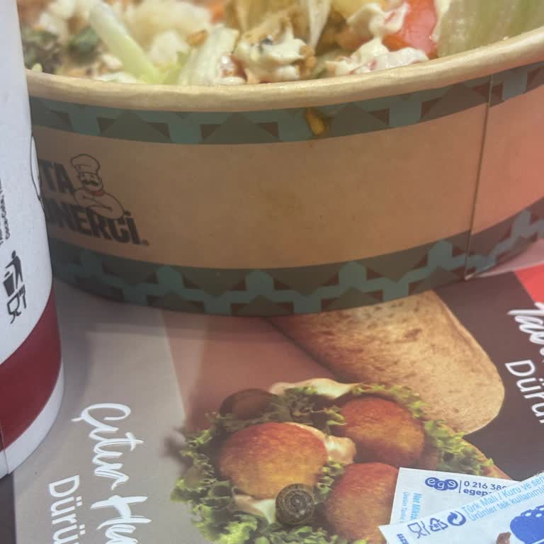 Salatada Salyangoz Çıkması Güvenimi Sarstı