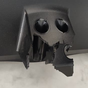 LG Televizyonumun Standı Aniden Kırıldı Paneli Zarar Gördü