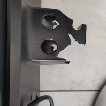 LG Televizyonumun Standı Aniden Kırıldı Paneli Zarar Gördü