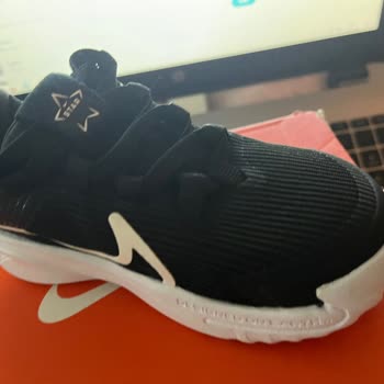 In Street Kullanılmamış Bebek Ayakkabısında Değişim Mağduriyeti