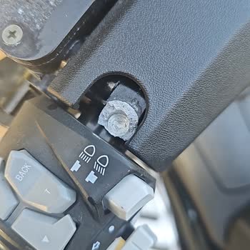 Arora Max Pro 125 Aynası Küçük Darbede Kırıldı Malzeme Kalitesi Hayal Kırıklığı