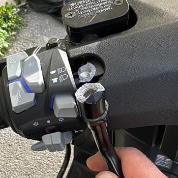 Arora Max Pro 125 Aynası Küçük Darbede Kırıldı Malzeme Kalitesi Hayal Kırıklığı