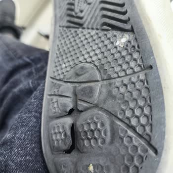 Bir Yıl Dolmadan Rengi Solan Ve Tabanı Delinen Lacoste Ayakkabı Hayal Kırıklığı