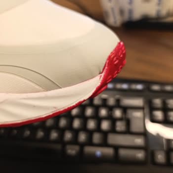 Satın Aldığım Ürün Görselden Farklı Ve Kusurlu Geldi