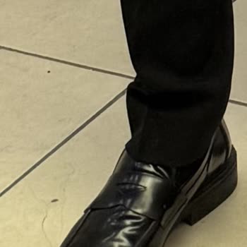 Hakiki Deri Diye Satılan Ürün İlk Kullanımda Çatladı, Mağaza Çözüm Sunmadı