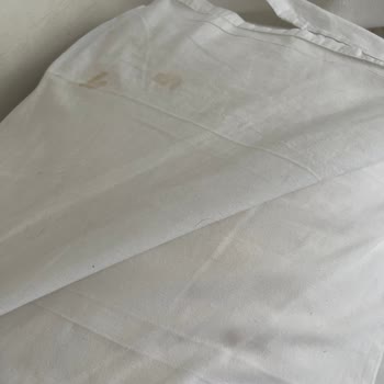 Gold Kaya Otel Çarşaflar Temizlenmemiş
