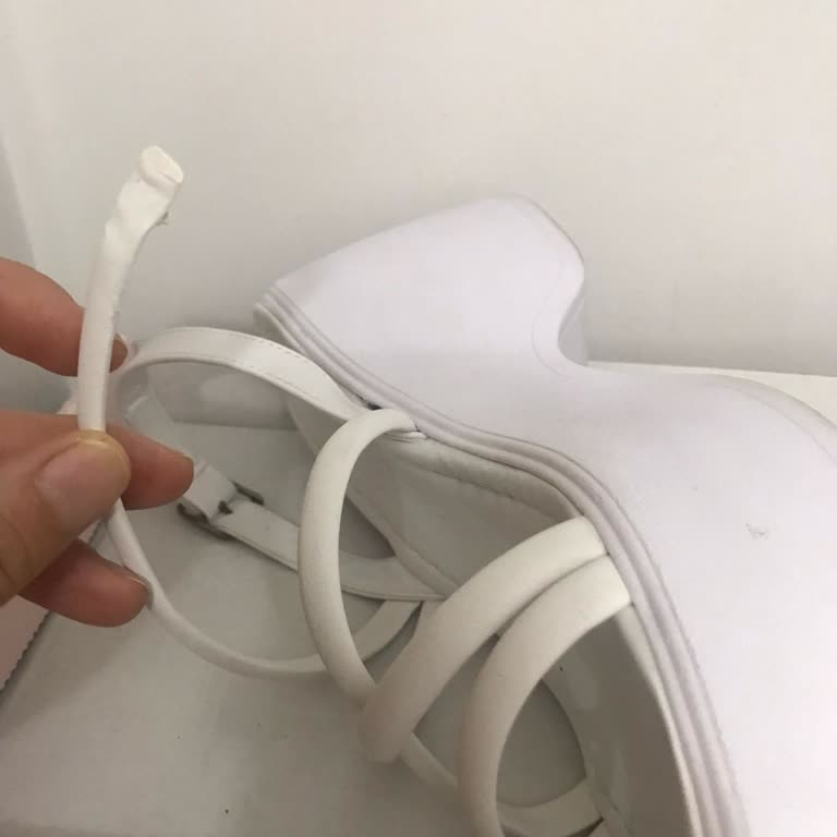 Trendyol Limeo Ayakkabı 2. Kez Giymemde Koptu