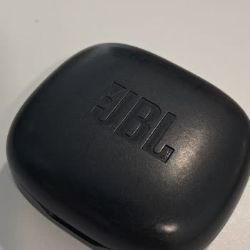 JBL Kulaklıkta Hızlı Şarj Ve Batarya Sorunu Kullanıcıyı Mağdur Ediyor