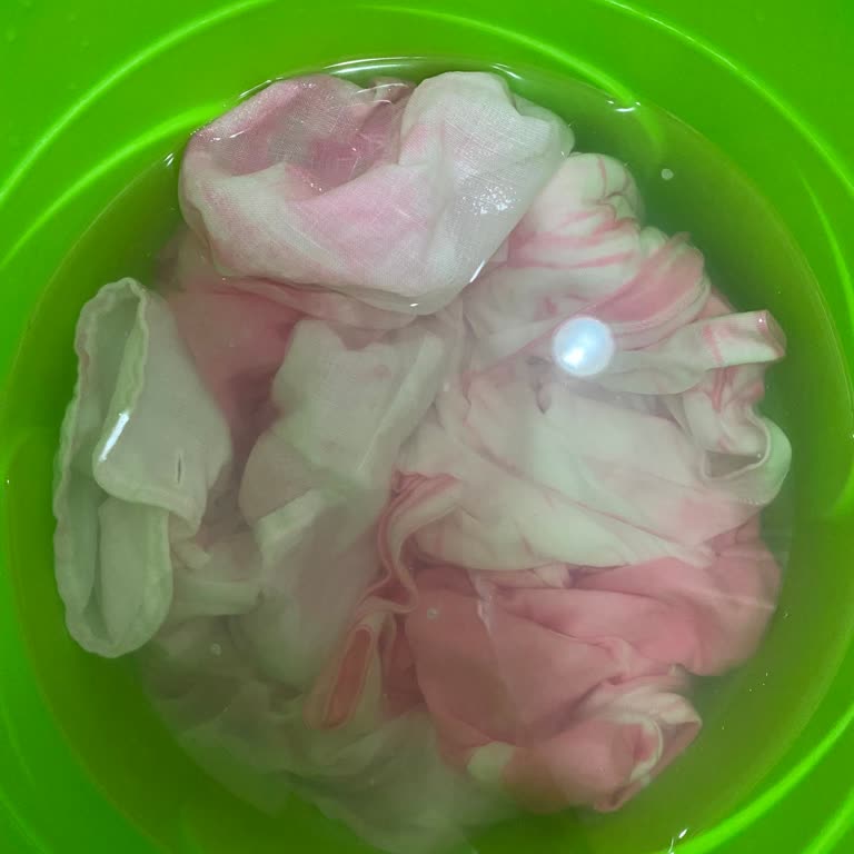 Çamaşır Suyu Kullanımı Sonrası Kıyafetlerde Renk Bozulması Şikayeti