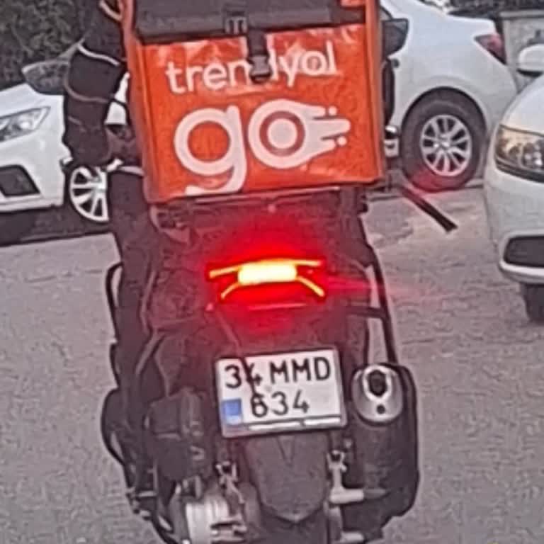 Trendyol GO Kuryesi Ani Manevra Ve Saldırgan Davranışla Mağdur Etti