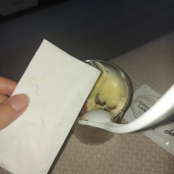 Tatlı Siparişimden Çıkan Metal Tel İle Yaşadığım Sağlık Riski