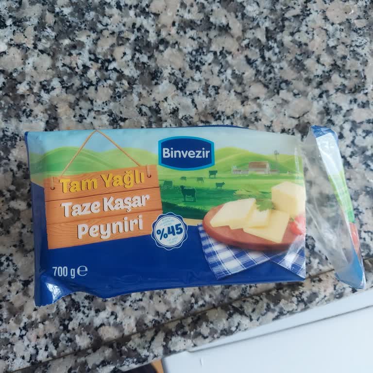 Bozuk Kaşar Peyniri Ve Mağaza Personelinin İade Konusundaki Olumsuz Tutumu