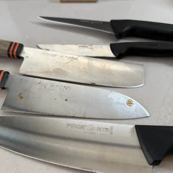 Paslanmaz Denilen Bıçaklarda Pas Sorunu Yaşadık