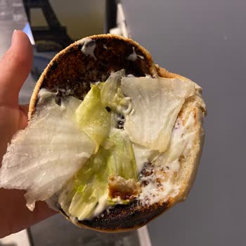 Yanmış Ekmek Ve Bayat Ürünle Gelen Sipariş Hayal Kırıklığı