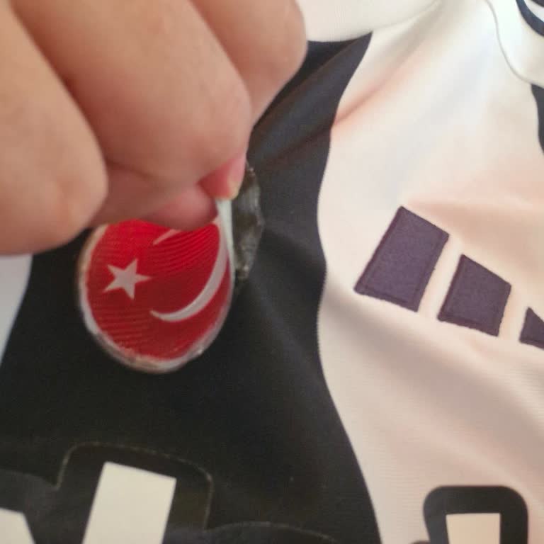 Yeni Aldığım Beşiktaş Forması Birkaç Yıkamada Deforme Oldu
