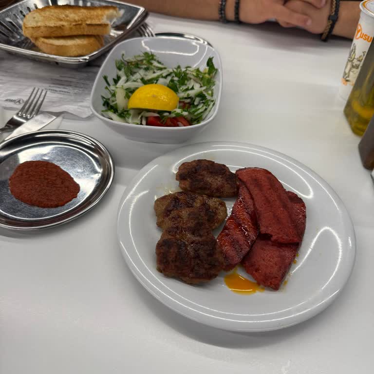 Köfteci Yusuf Edirne Şubesinde Çalışan İlgisizliği Ve Saygısızlık