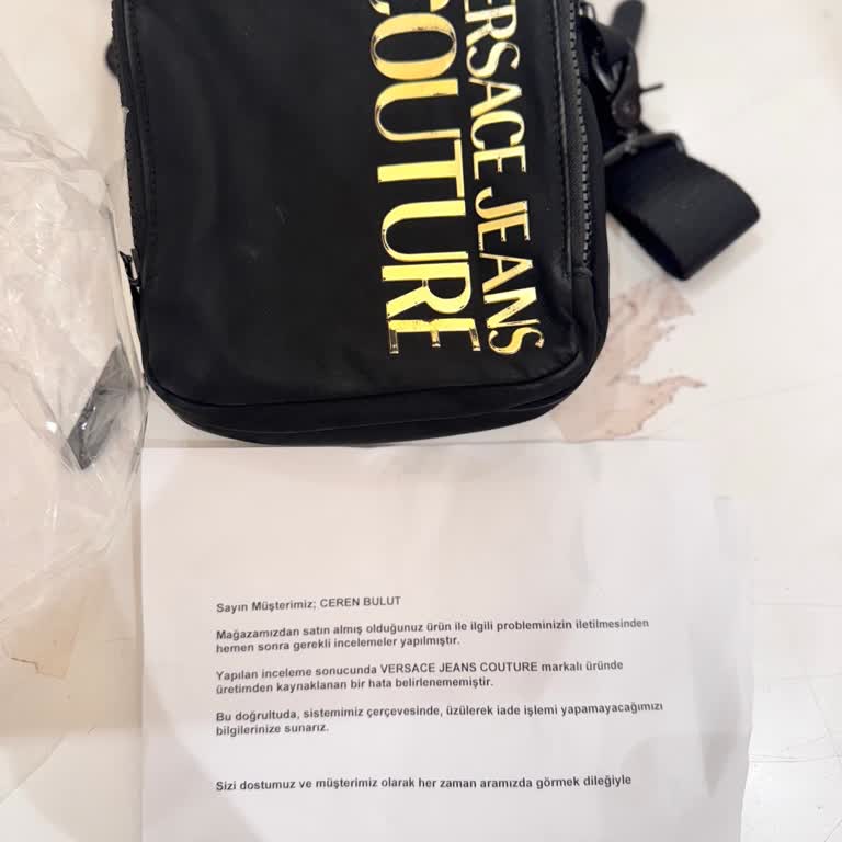 Versace Çantada Yazıların Silinmesi Ve Mağaza İlgisizliği