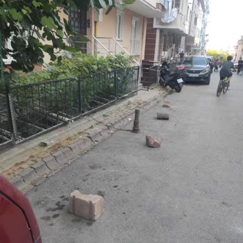 Çekmeköy'de Çöpler Toplanmıyor Ve Park Sorunu Yaşanıyor