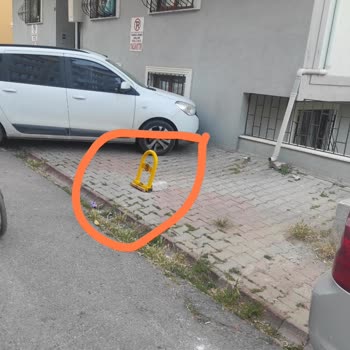 Çekmeköy'de Çöpler Toplanmıyor Ve Park Sorunu Yaşanıyor