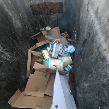 Son Kullanma Tarihi Geçen Ürünlerin Çöpe Atılması Yerine Ucuza Satılması Gerekiyor