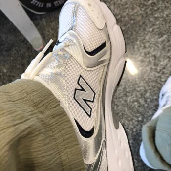 Siparişimde Gelen Ayakkabının Altında Açılma Sorunu Yaşadım