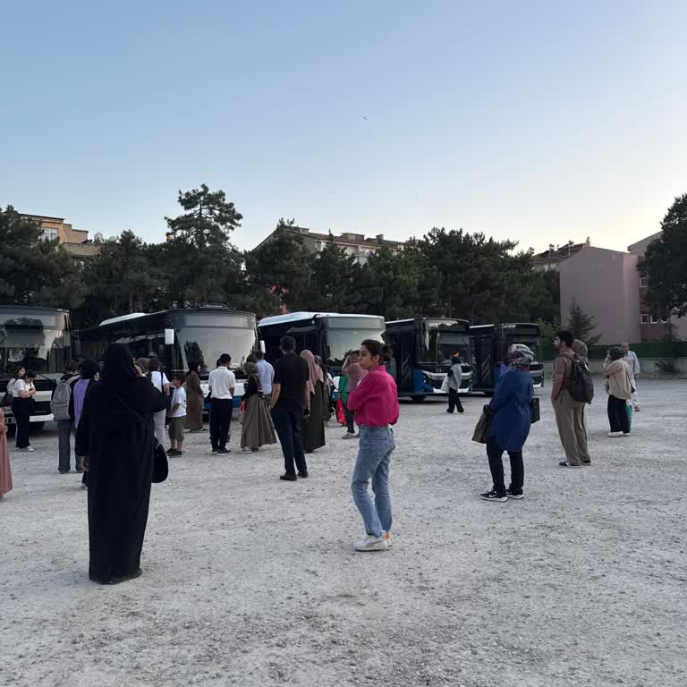 Belediye Araçlarında Şoförlerin Bekletmesi Ve Düzen Eksikliği