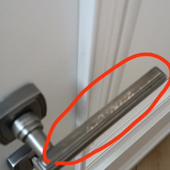 Hafele Kapı Kolları Kısa Sürede Gıcırdadı Ve Soyulmaya Başladı