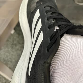 Sporthink Aldığım Ayakkabıda Yırtılma Oldu Çözüm Sunulmadı