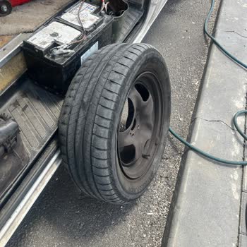 Kiraladığım Aracın Patlayan Lastiği Ve İlgisiz Müşteri Hizmetleri