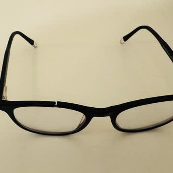 Elegance Optikten Alınan Tommy Gözlüğün Çerçevesi Kırıldı Garanti Dışı Bırakıldı