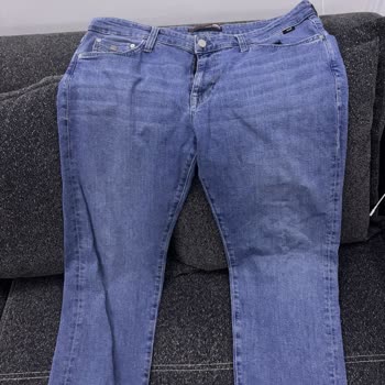 Kısa Sürede Yırtılan Kot Pantolon İçin Değişim Veya İade Talebi