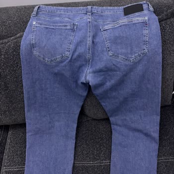 Kısa Sürede Yırtılan Kot Pantolon İçin Değişim Veya İade Talebi