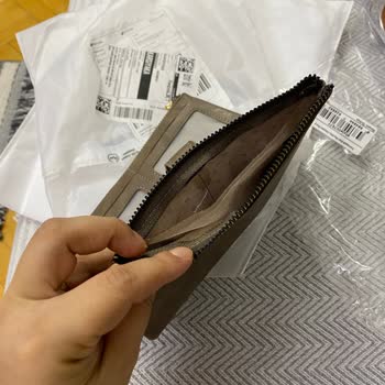 Aldığım Cüzdan İki Kez Sorunlu Gönderildi Firma Çözüm Sunmadı