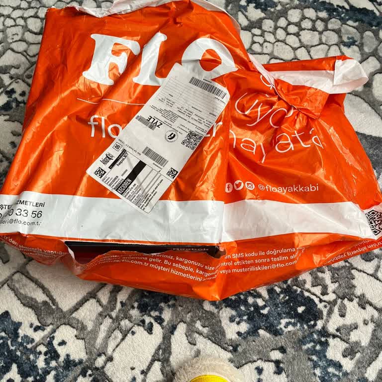 Kampanya İle Aldığım Ayakkabılardan Biri Kargoda Kayboldu, Mağduriyetimin Giderilmesini İstiyorum