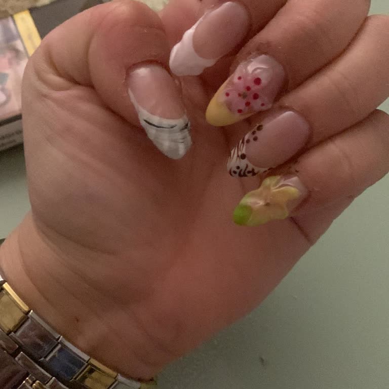 You Nail Studio'da Kötü Hizmet Ve Mağduriyet: Protez Tırnak İşleminde Hayal Kırıklığı