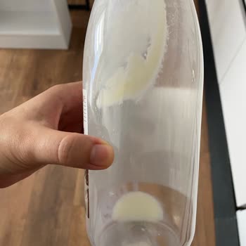 Taze Aldığım Süt Kötü Kokulu Çıktı, Bebeğimin Sağlığı Risk Altında