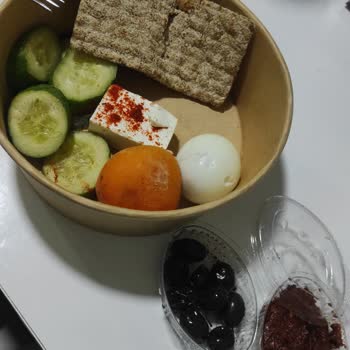 Bayat Ve Sağlıksız Yemekler Gönderildi