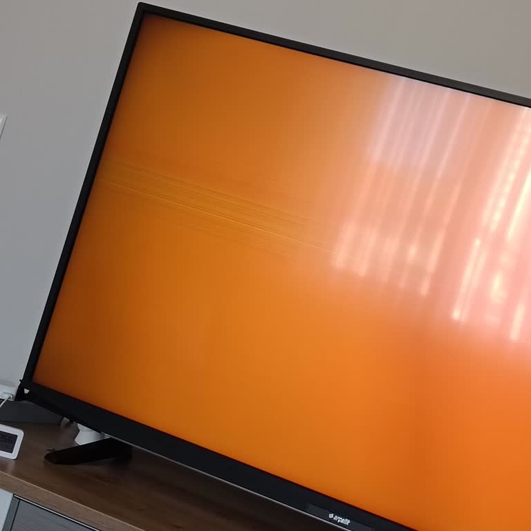 Aldığım Yerine Farklı Model TV Getirildi Ve Kronik Çizgi Sorunu Çıktı