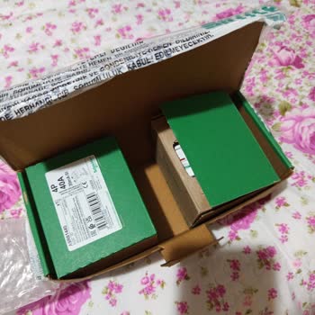 Simtes Elektrik Ürün Kutusu Açılmış Ve Ezilmiş